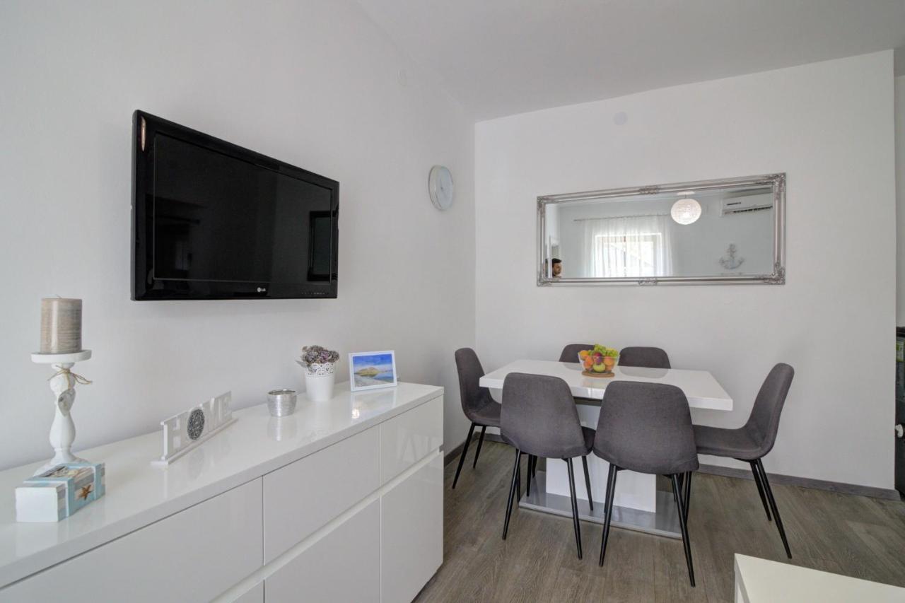 Luka Apartment