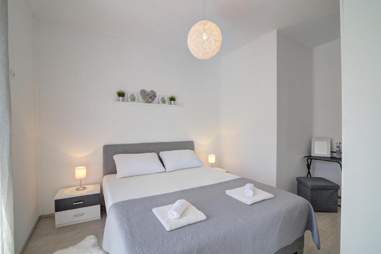 Luka Apartment *